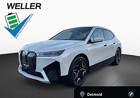 BMW iX xDriv 40 M Sport HUD AHK 360° St+Go Sky