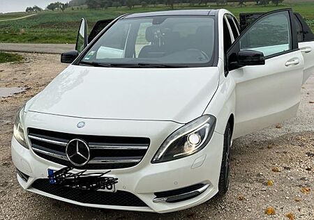 Mercedes-Benz B 200 -