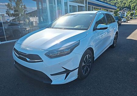 Kia Cee'd Sportswagon Ceed SPORTWAGON 1.5 T-GDI"Gold"Navi*LED*SZH*PDC!