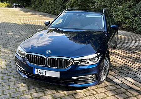 BMW 520d xD, Touring-Luxury, Leder, HK, AHK, Pano,SH