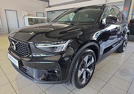 Volvo XC 40 XC40 B4 Ultimate Dark AWD ACC AHK 360° WinterPkt