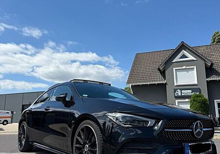 Mercedes-Benz CLA 220 d // 2. Hand // TÜV 12/26