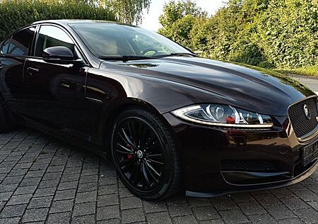 Jaguar XF 3.0 L V6 S BiTurbo LederNaviXenon19"AluTOP!!