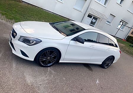 Mercedes-Benz CLA 200 Shooting Brake Sport 4 matic Kamera