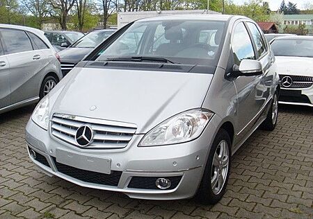 Mercedes-Benz A 180 CDI AVANTGARDE / Navigation / Shz