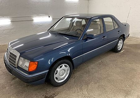 Mercedes-Benz E 230
