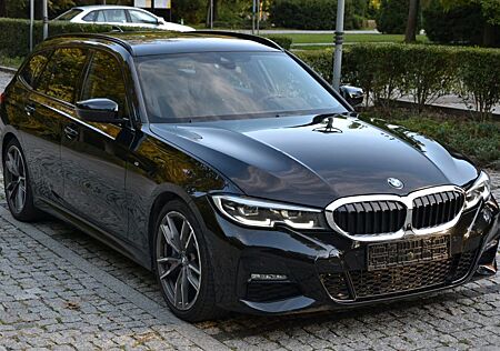 BMW 330 Baureihe 3 Touring d xDrive M Sport VOLL!!