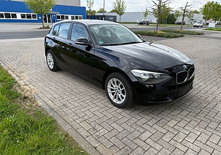 BMW 114d Navi , Advantage Paket etc.