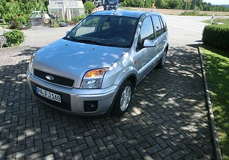 Ford Fusion 1,6 16V + +