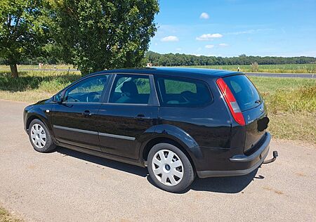 Ford Focus 1,8 Ghia Turnier Ghia