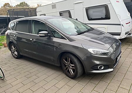 Ford S-Max 2,0 TDCi 132kW 4x4 Titanium PowerShift...