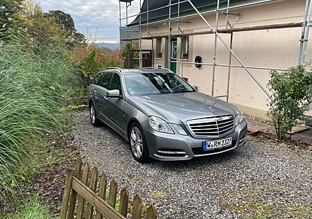 Mercedes-Benz E 200 T BlueEFFICIENCY AVANTGARDE AVANTGARDE