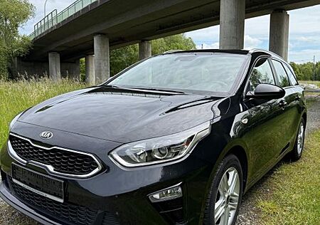 Kia Cee'd Sportswagon 1.4 Attract TOP Ausstattung !