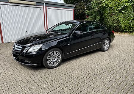 Mercedes-Benz E 200 Coupé BlueEFFICIENCY AVANTGARDE ...