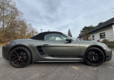 Porsche Boxster 718 Style Edition Aventuringgrün LED