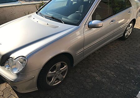 Mercedes-Benz C 180 Elegance TOP gepflegt Sommer+ Winterreifen