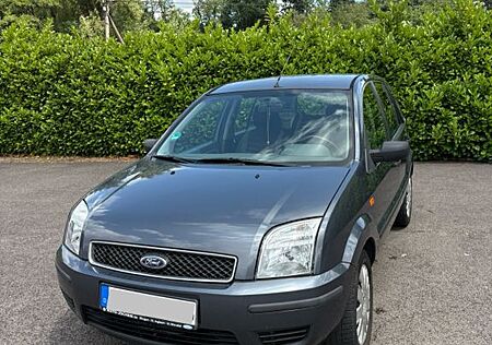 Ford Fusion 1,4 16V + +