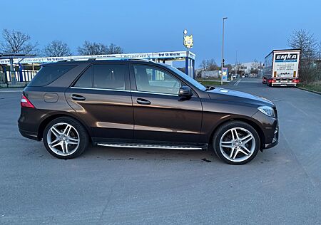 Mercedes-Benz ML 350 BlueTEC 4MATIC - AMG Packet absolut Voll