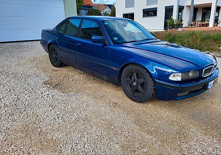 BMW 735i , E38, Avusblau-Metallic