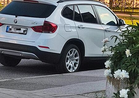 BMW X1 sDrive16d - 104.000 km, 8.800 € VB, unfallfre