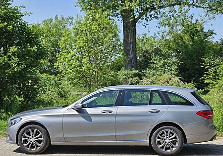 Mercedes-Benz C 180 T AVANTGARDE
