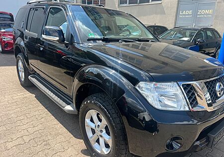 Nissan Pathfinder 2.5 dCi SE
