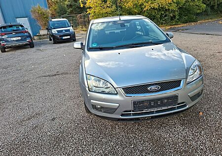 Ford Focus 1,6 Ti-VCT Ghia Ghia