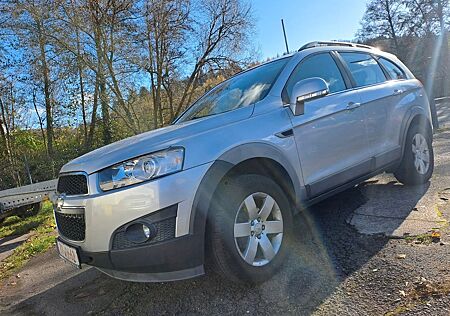 Chevrolet Captiva 2.4 LT 2WD 7-Sitzer Top Zustand !