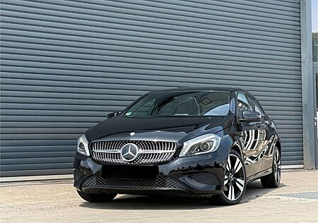Mercedes-Benz A 220 A 220d Sportpaket*Kamera*Automatik*ACC*Navi