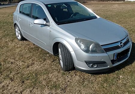 Opel Astra 2.0 Turbo Cosmo Limo 170PS