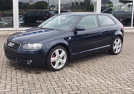 Audi A3 2.0 FSI/1.Hand/ Scheckheft/Xenon/18"/PDC