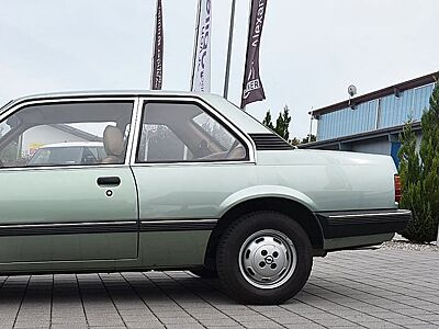Opel Ascona C Luxus 3 Türen / Automatik
