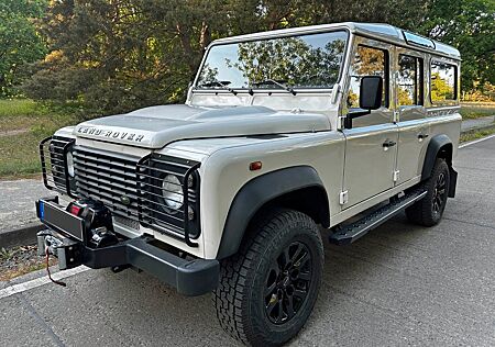 Land Rover Defender 110 TD4 elektr. Winde 7 Sitze AHK TOP