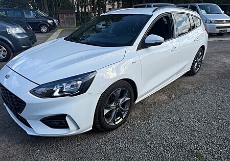 Ford Focus ST LINE MILD-HYBRID Benzin
