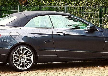 Mercedes-Benz E 200 Cabriolet BlueEFF. ELEGANCE ELEGANCE