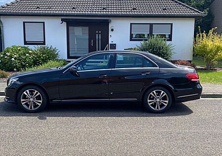 Mercedes-Benz E 300 Avantgarde LED/Harman Kardon/Schiebedach