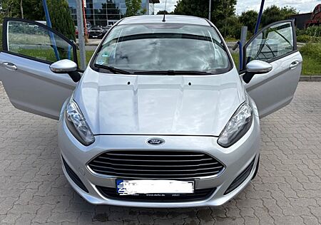 Ford Fiesta , wenig gelaufen, 1 Hand