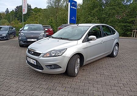 Ford Focus 1,6i Titanium / Navi / PDC / TOP-ZUSTAND !