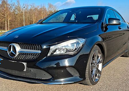 Mercedes-Benz CLA 200 -