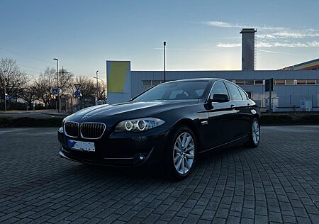 BMW 523i - Head-Up - Night-Vision - Bi-Xenon - Leder