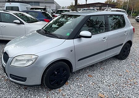 Skoda Fabia Ambiente/Klima/Brake Ass/ISO/Reifen-Contr.