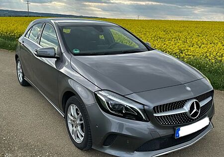 Mercedes-Benz A 200 Urban Automatikgetriebe sehr guter Zustand