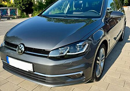 VW Golf Volkswagen VII DSG LED Pano Adaptives Fahrwerk Keyless