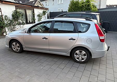 Hyundai i30 CW 1.4 TÜV NEU. AHK