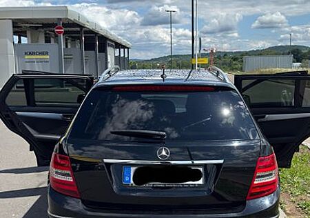 Mercedes-Benz 220 C220