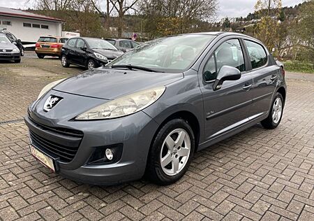 Peugeot 207 Urban Move *TÜV NEU*PANO-DACH*8-Fach BEREIFT