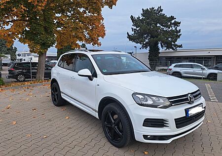 VW Touareg Volkswagen 3.0 V6 TDI Tiptronic R-Line