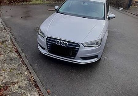 Audi A3 1.4 TFSI cod S tronic Ambition Ambition