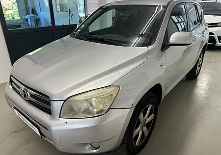 Toyota RAV4 2,2 TEAM EXECUTIVE