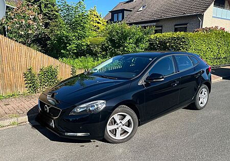 Volvo V40 D2 Automatik Winterpaket AHK TÜV